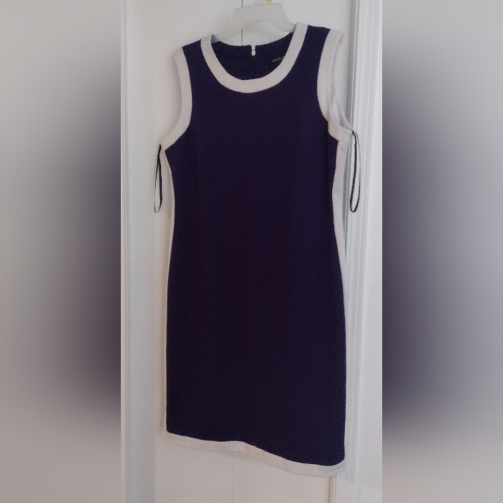 Vintage Jessica sleeveless dress ptp 21.5”